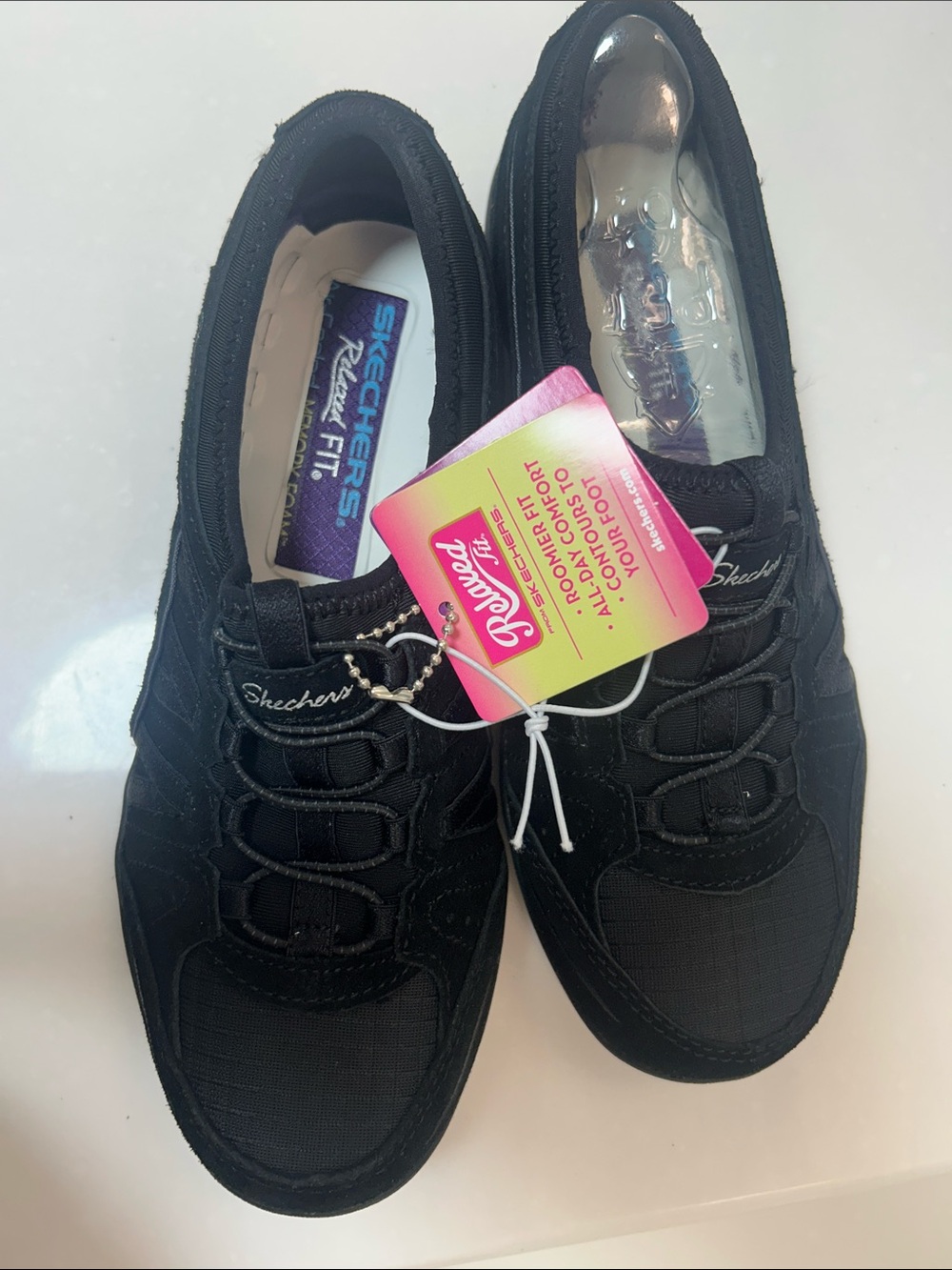 Skechers Relaxed fit slip on sneakers. Suede mix NWT SIZE 6.5